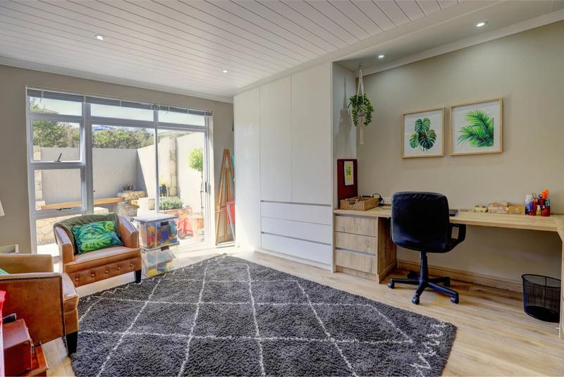 To Let 4 Bedroom Property for Rent in Pinnacle Point Golf Estate Western Cape